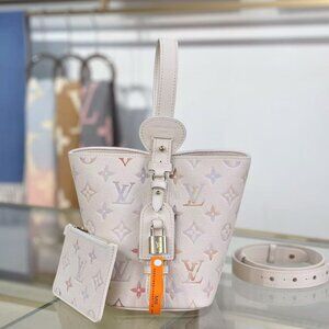 Classic Louis Vuitton Bag: A Stylish and Versatile Choice for Elegance